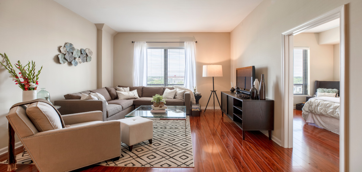 Entertain with ease and natural lighting